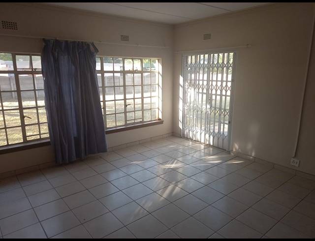 1 BEDROOM HOUSE TO LET IN VANDERBIJLPARK SE 7